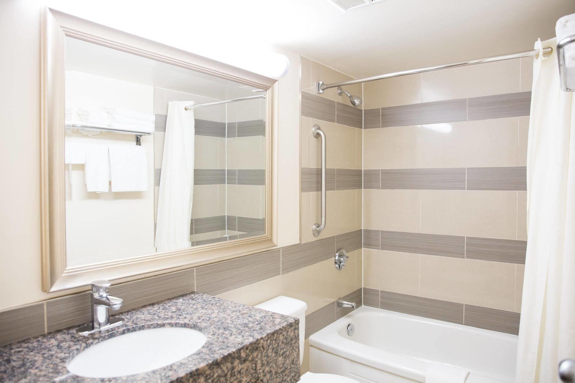 Admiral Inn Hamilton Ngoại thất bức ảnh